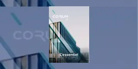 Page de couverture de la brochure commerciale de la SCPI Corum XL illustrée par un bâtiment vitré