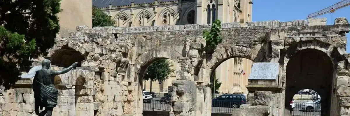 30 - Nimes - Renaissance