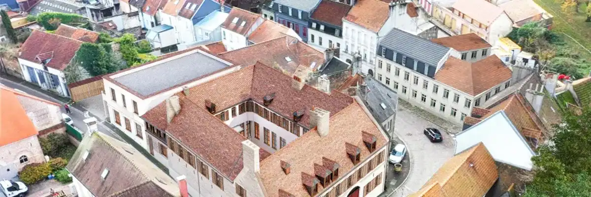62 - Montreuil sur Mer - L'hôtel de la Cour de France