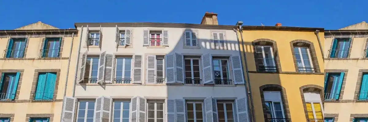 63 - Riom- rue du Commerce