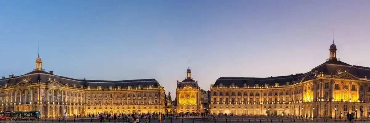 33 - Bordeaux - Arabesque