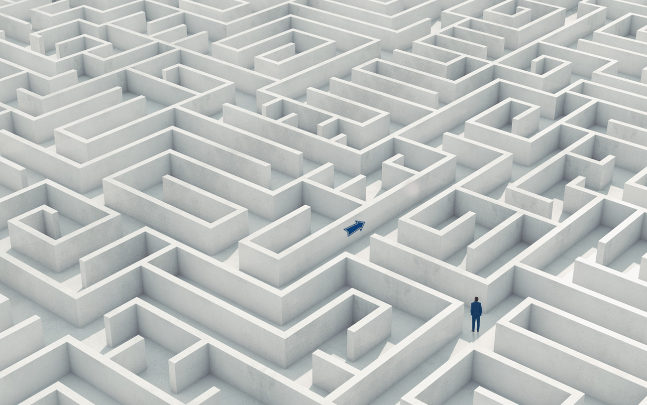 photo de labyrinthe pour illustrer le conseiller qui aide le client a trouver son chemin